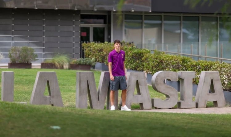 KUs, 出并完成首