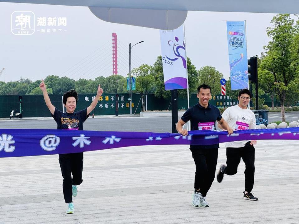 运之后的一, 体育老师, 滨江联队的