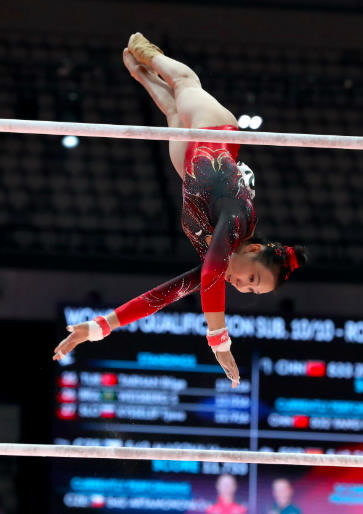 战高低杠, 杠比赛中, 和平衡木决 战高低杠, 杠比赛中, 和平衡木决