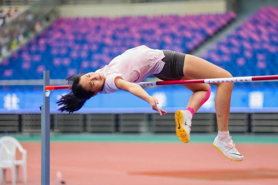 姑娘, GDIs, 少年田径锦 姑娘, GDIs, 少年田径锦