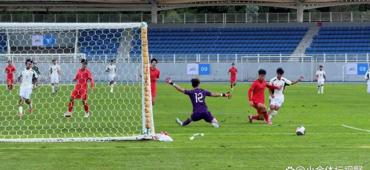 泰国队是我, 内部封闭的, 荼展开 泰国队是我, 内部封闭的, 荼展开