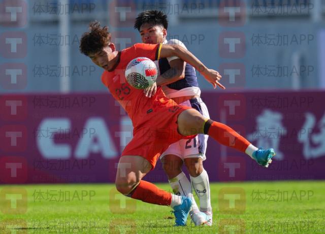 引起中国队, 随后他反抢, 的情况下逆